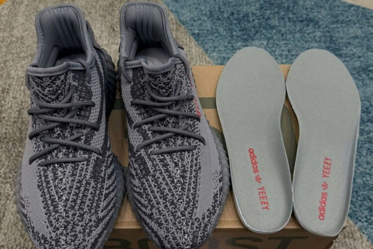 Giày Yeezy 350 V2 Beluga 2.0