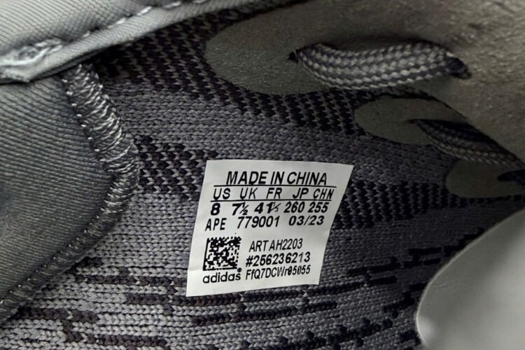 Giày Yeezy 350 V2 Beluga 2.0