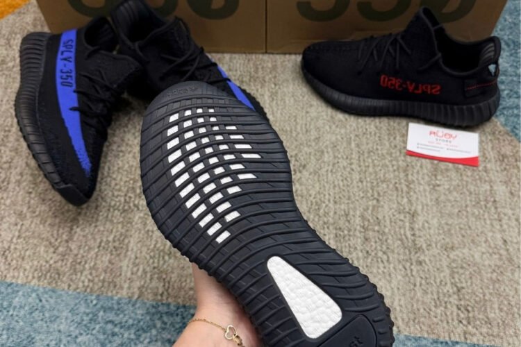 Giày Yeezy 350 V2 Bred đen đỏ