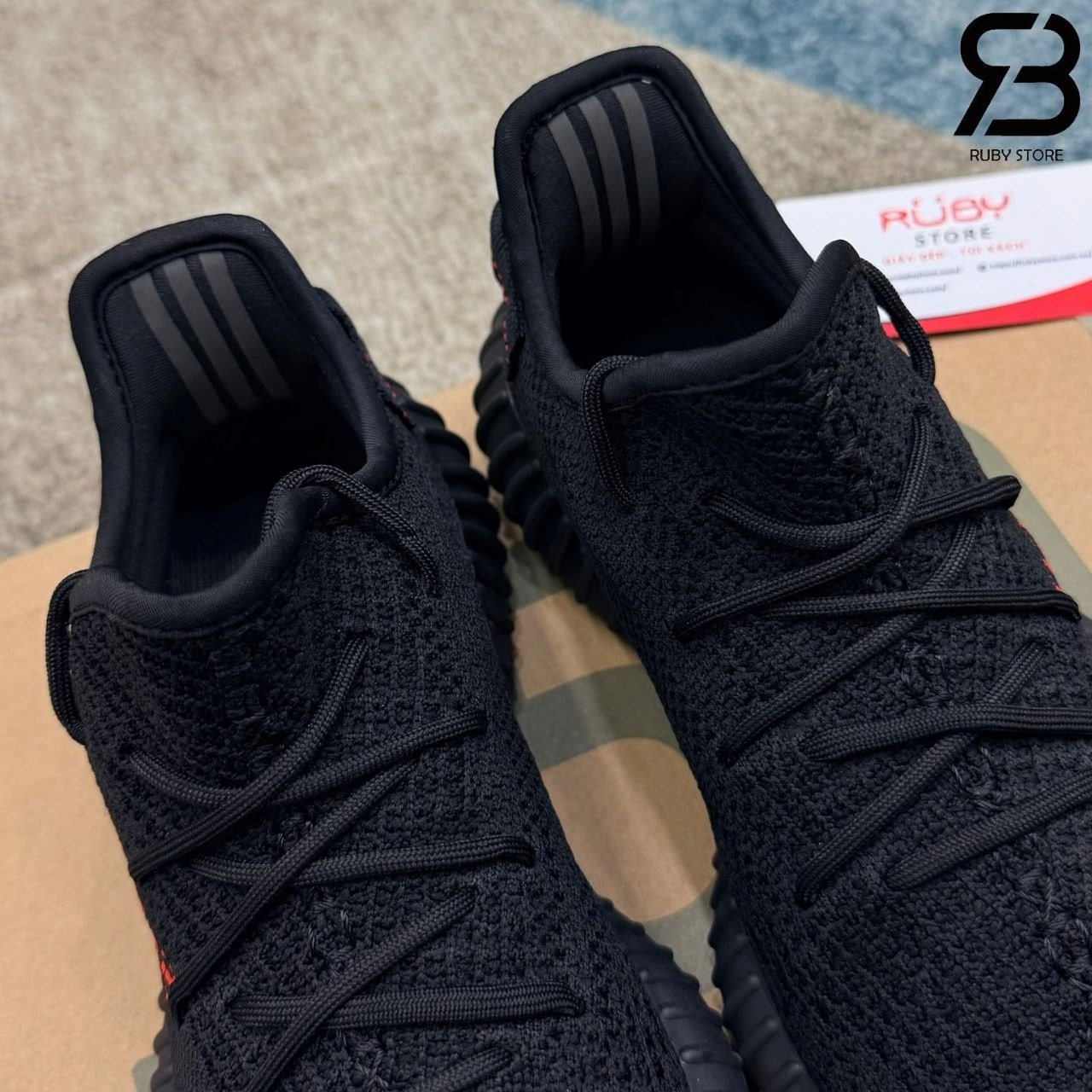 Giày Yeezy 350 V2 Bred đen đỏ