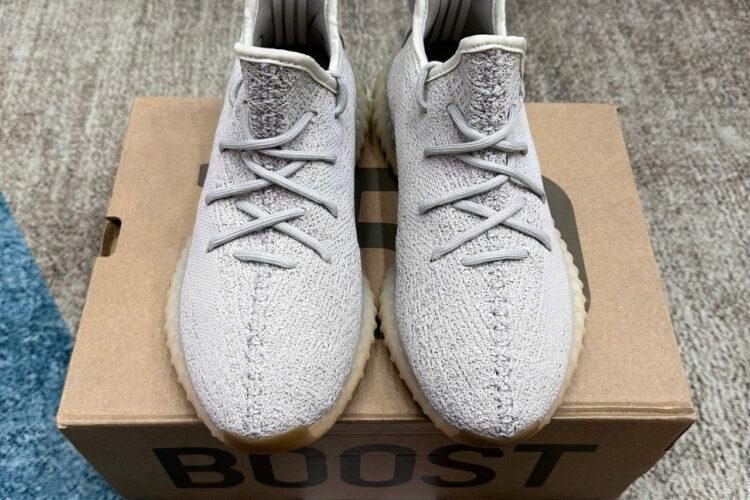 Giày Yeezy 350 V2 Sesame Xám Nhạt