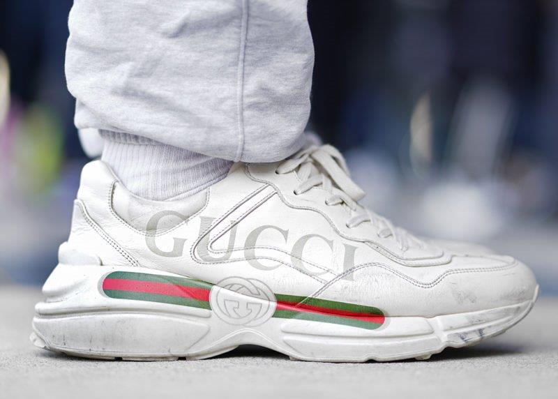 Giày Gucci Rhyton có vết bẩn riêng biệt