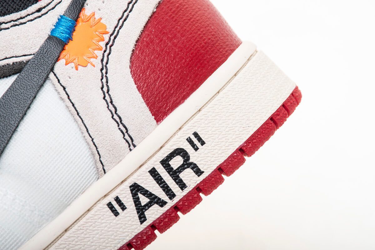Chữ Air nổi bật trên đôi Jordan 1 Off White
