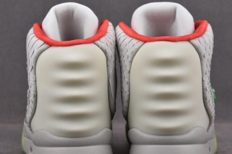 Giày Nike Air Yeezy 2 NRG Pure Platinum Màu Xám