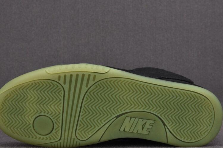 Giày Nike Air Yeezy 2 NRG Solar Red Màu Đen