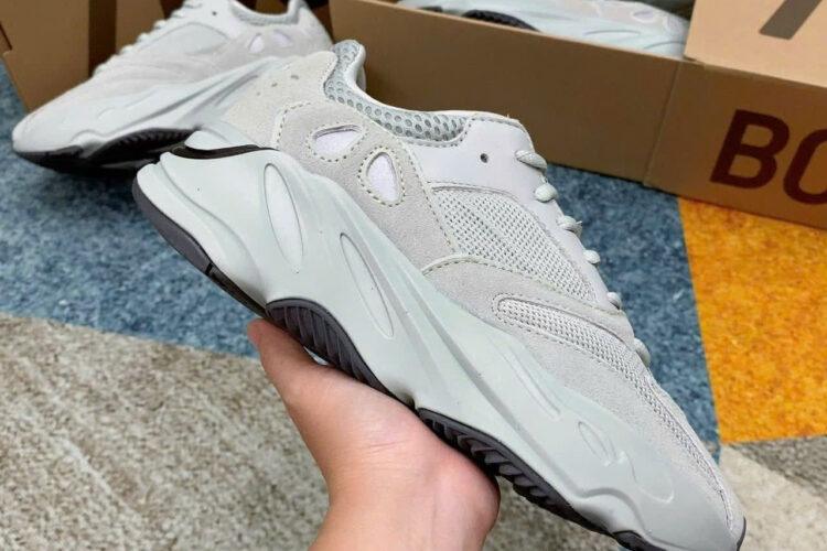 Giày Yeezy Boost 700 Salt Xám