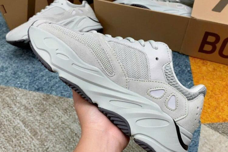 Giày Yeezy Boost 700 Salt Xám