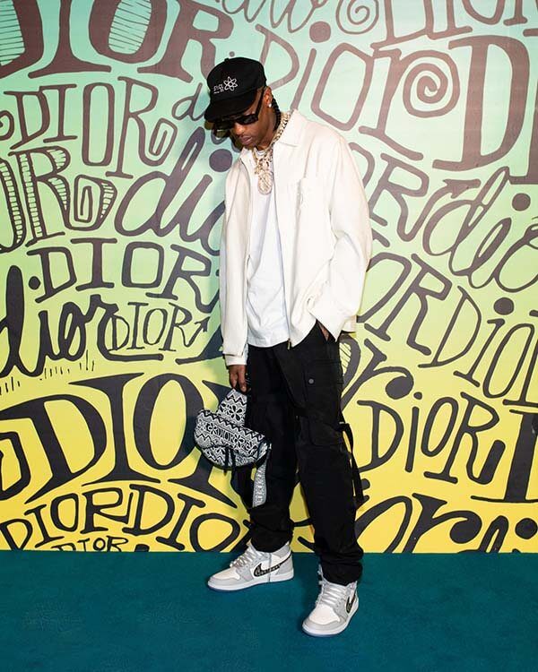 Travis Scott - người khoe Dior x Air Jordan 1 OG đầu tiên trên thế giới