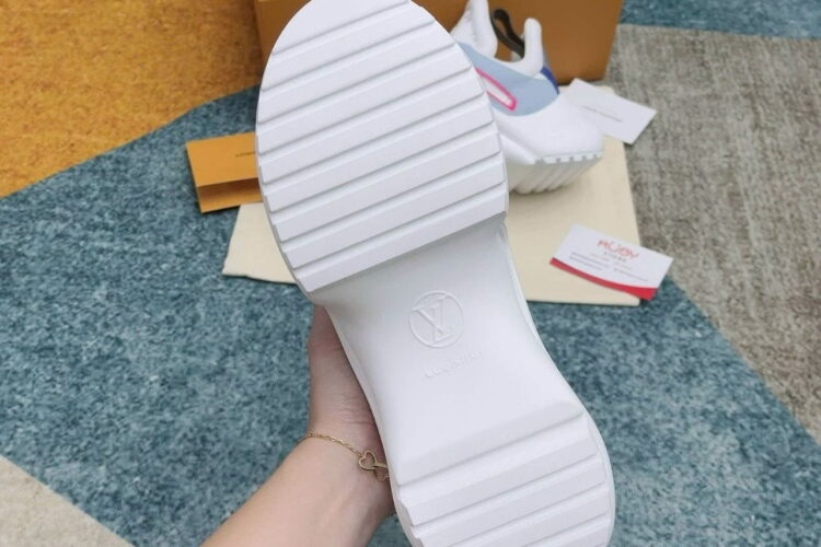 Giày Louis Vuitton Archlight Best Deal Xanh Hồng