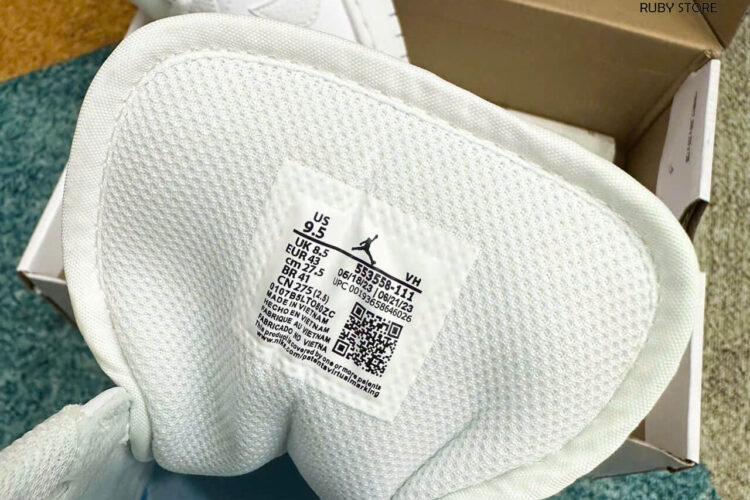 Hình ảnh chi tiết mẫu Jordan 1 cổ thấp full trắng Rep 1 1 tại Ruby Store