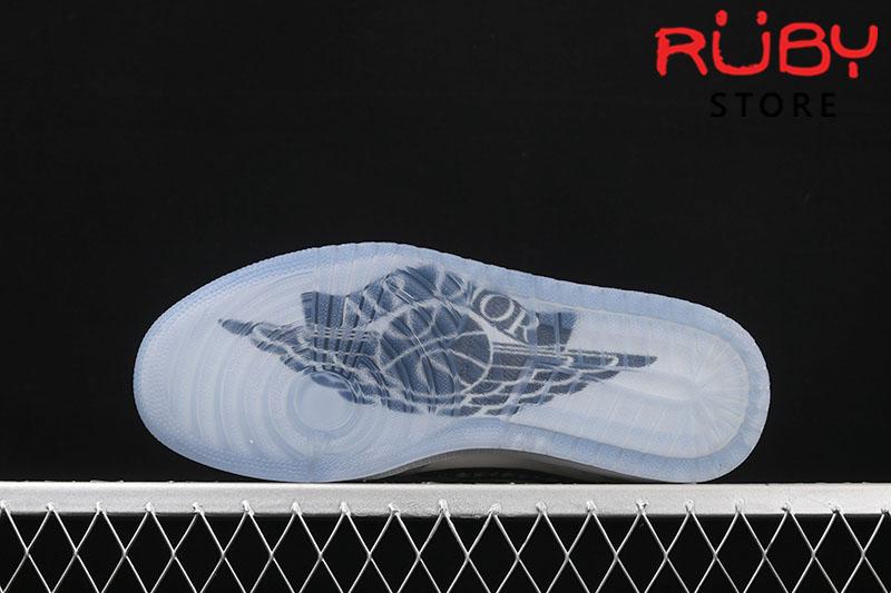 Đáp trả Prada x adidas Nike tung siêu phẩm DIOR x Air Jordan 1  HNBMG
