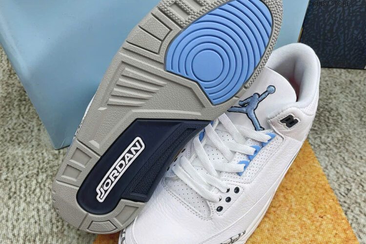 Hình ảnh thực tế giày Jordan 3 UNC trắng xanh Rep 1 1 tại Ruby Store
