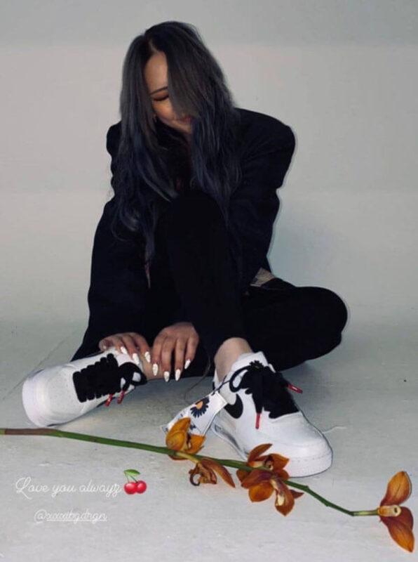 Nữ rapper CL (2NE1) mang đôi Peaceminusone x Air Force 1 Paranoise 2.0