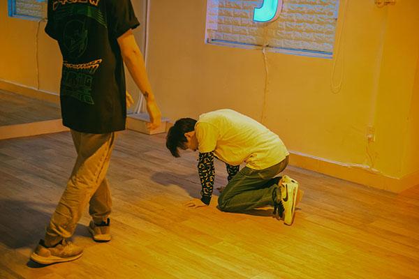 Jack đeo giày Air Force 1 Peaceminusone Paranoise