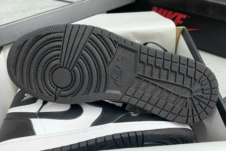 Giày Jordan 1 Retro High Black White Panda đen trắng