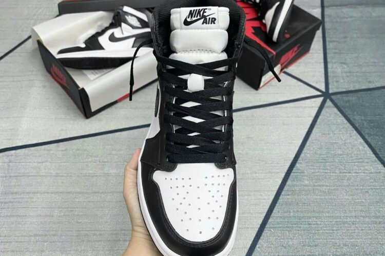 Giày Jordan 1 Retro High Black White Panda đen trắng