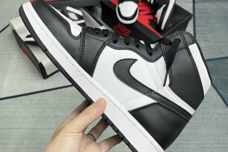 Giày Jordan 1 Retro High Black White Panda đen trắng