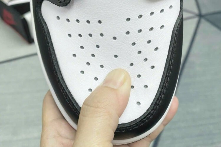 Giày Jordan 1 Retro High Black White Panda đen trắng