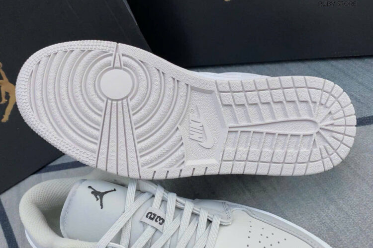 Hình ảnh chi tiết mẫu Jordan Camo cổ thấp Rep 1:1 tại Ruby Store
