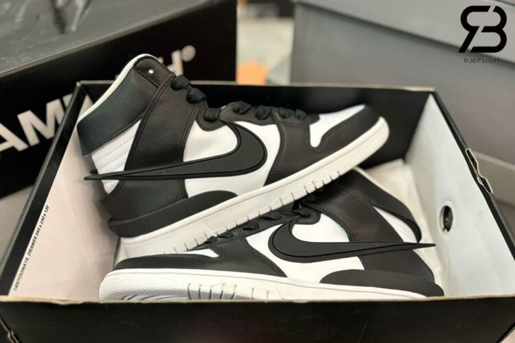 Hình ảnh thực tế giày Nike Dunk High Ambush đen trắng Best Quality tại Ruby Store