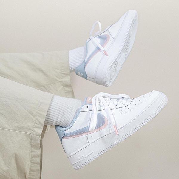 Phối đồ với giày Air Force 1 Double Swoosh cho nữ