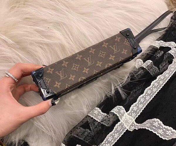 Túi LV Petite Malle Monogram Nâu Đen