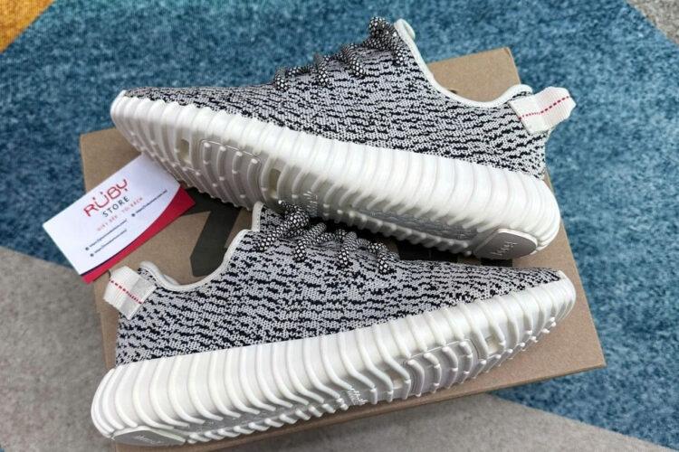 Giày Yeezy 350 V1 Turtle Dove Xám đen