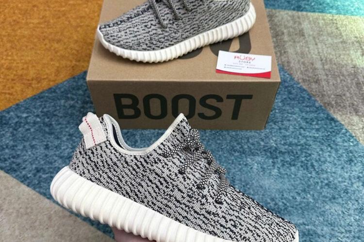 Giày Yeezy 350 V1 Turtle Dove Xám đen