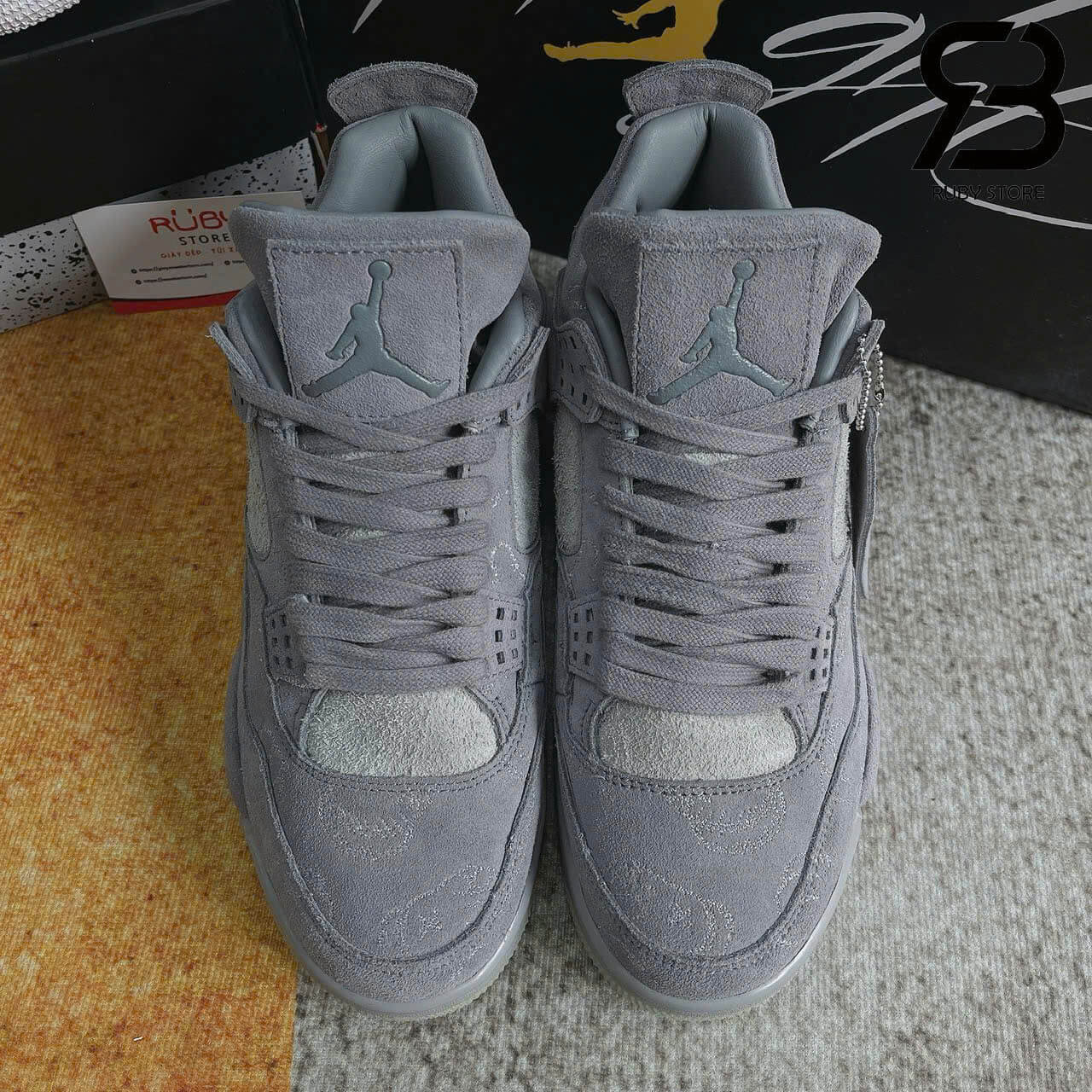 Hình ảnh thực tế mẫu giày Jordan 4 Kaws Rep 1 1 tại Ruby Store