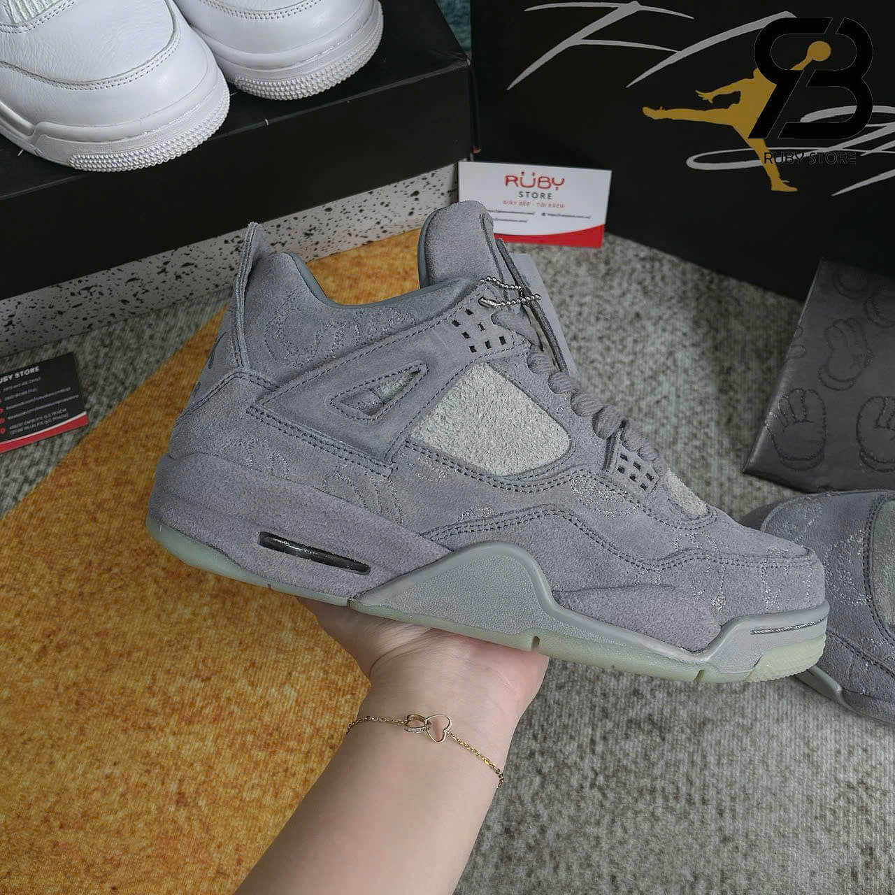 Hình ảnh thực tế mẫu giày Jordan 4 Kaws Rep 1 1 tại Ruby Store