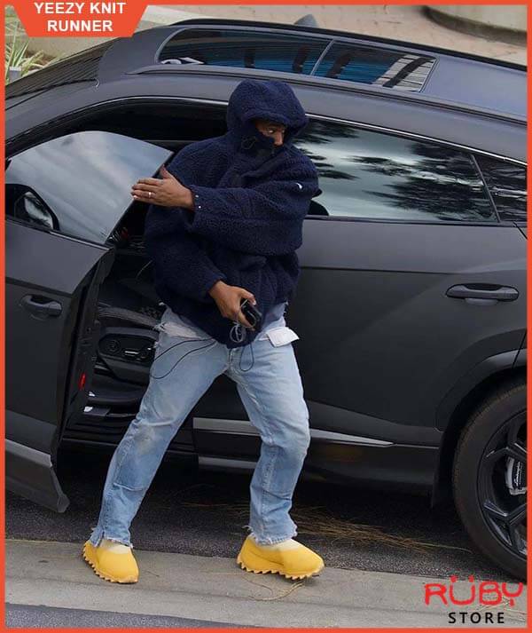 Kanye West đi giày Turreliens đời đầu