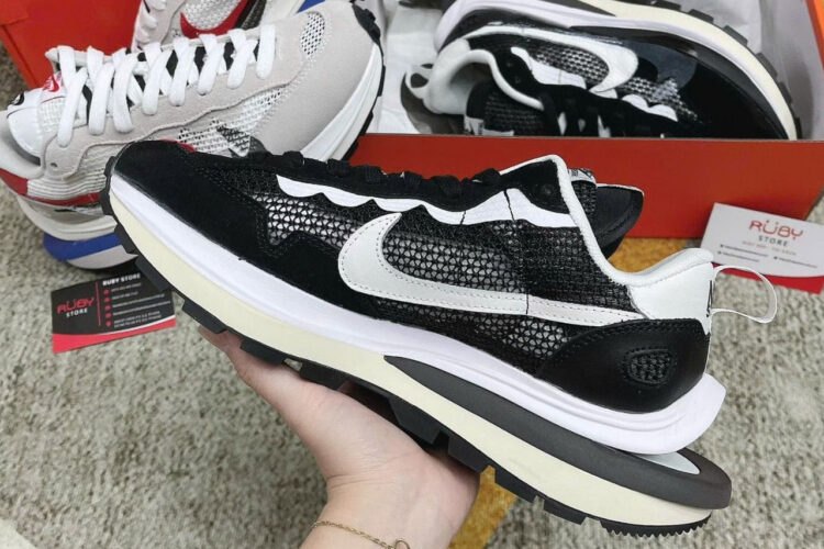 Giày Nike VaporWaffle Sacai Black White Đen Trắng