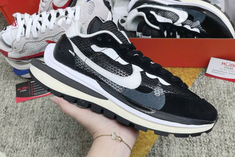 Giày Nike VaporWaffle Sacai Black White Đen Trắng