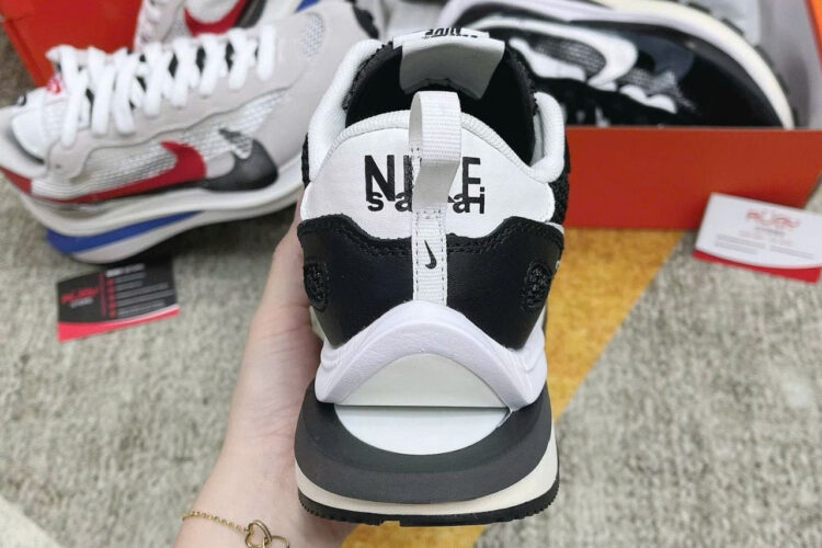 Giày Nike VaporWaffle Sacai Black White Đen Trắng