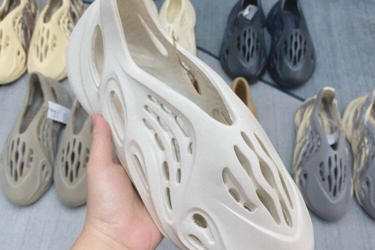Giày Yeezy Foam RNNR Ararat Trắng