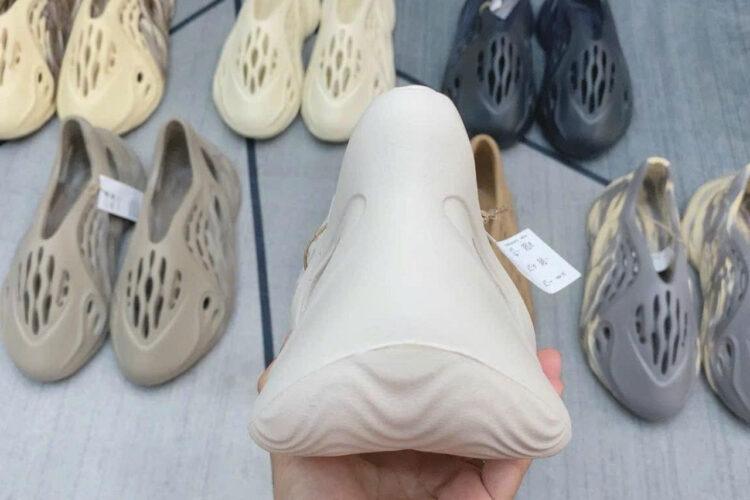 Giày Yeezy Foam RNNR Ararat Trắng