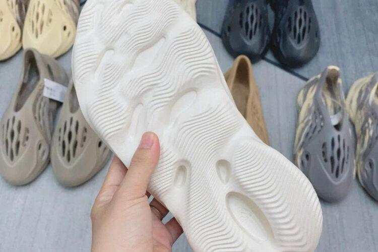 Giày Yeezy Foam RNNR Ararat TrắngV
