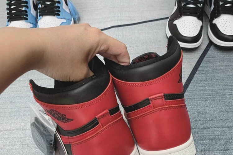Giày Jordan 1 Retro High 85 Varsity Red đen đỏ