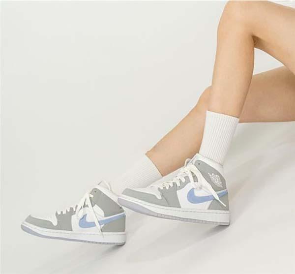 Air Jordan 1 Mid Wolf Grey cho nữ
