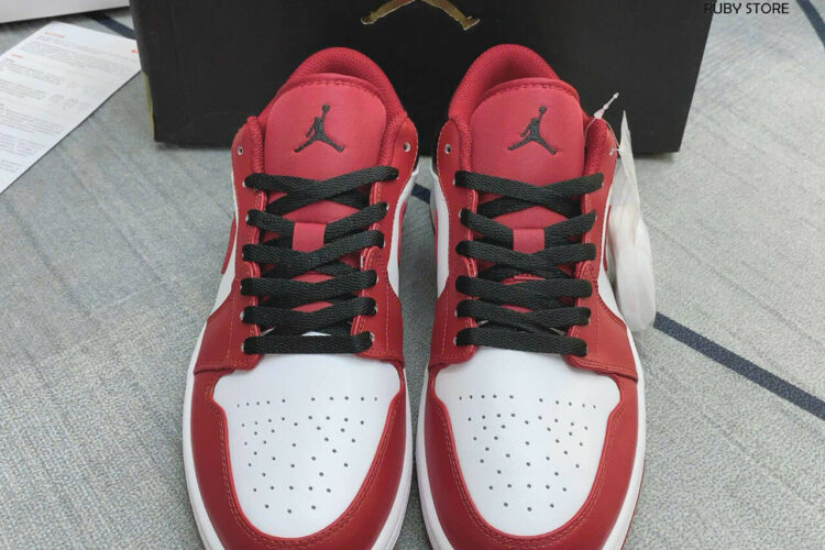Hình ảnh thực tế mẫu giày Jordan Bulls cổ thấp Rep 1 1 tại Ruby Store