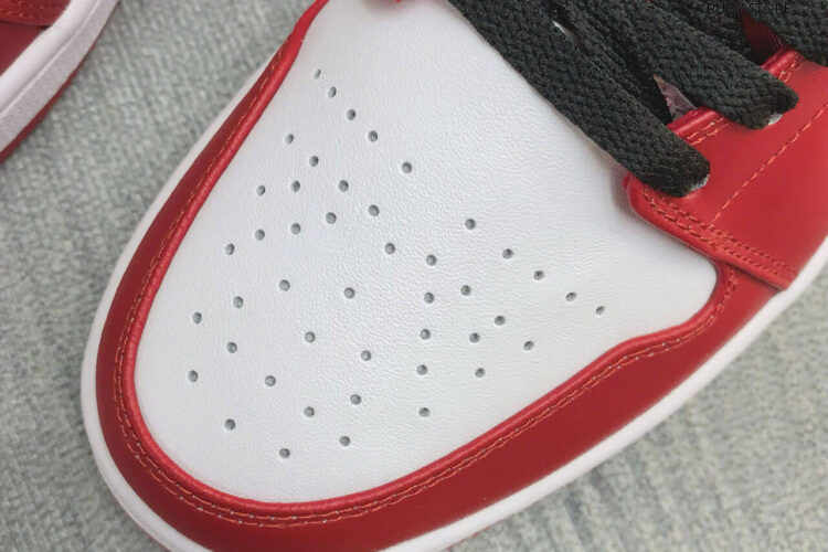 Hình ảnh thực tế mẫu giày Jordan Bulls cổ thấp Rep 1 1 tại Ruby Store