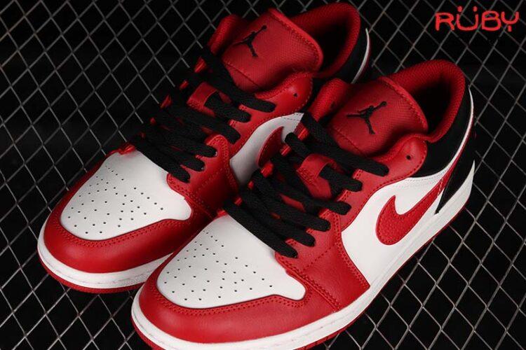 Giày Air Jordan 1 Low Bulls Đen Đỏ