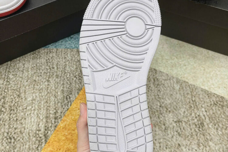 Hình ảnh mẫu Jordan Vintage Grey cổ thấp Rep 1 1 siêu cấp tại Ruby Store