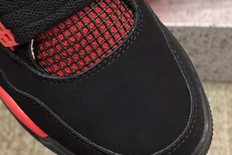 Giày Air Jordan 4 Red Thunder đen đỏ