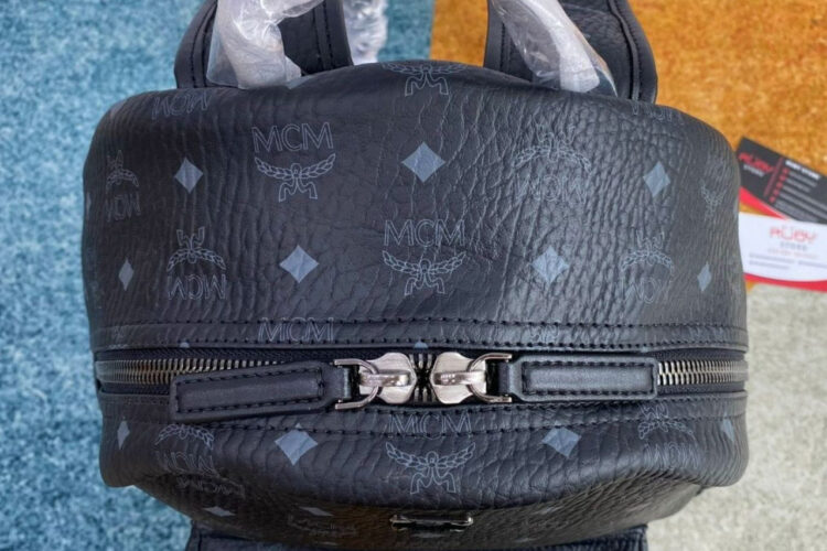 Ba Lô Medium Stark Side Studs Backpack Đen 40CM