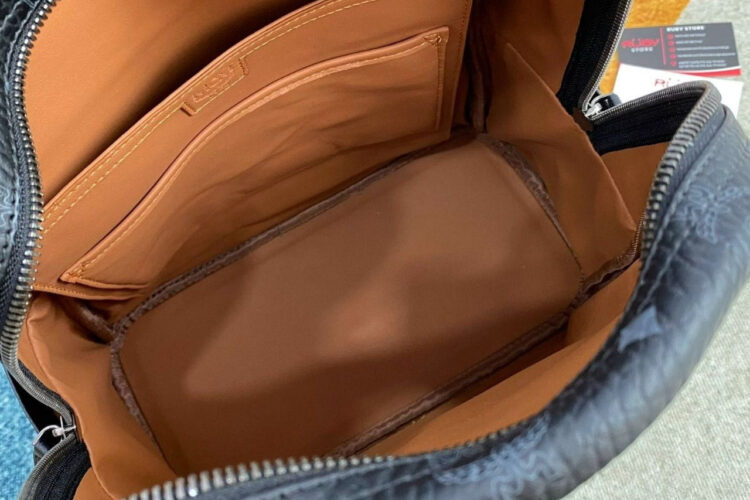 Ba Lô Medium Stark Side Studs Backpack Đen 40CM