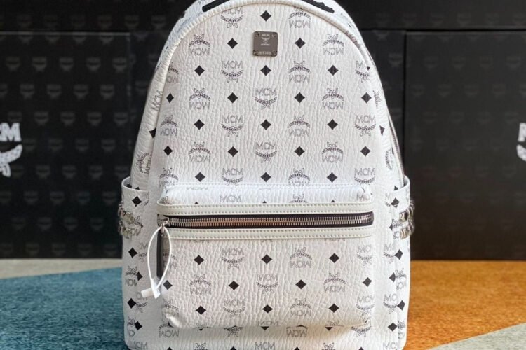 Ba Lô Medium Stark Side Studs Backpack Trắng 40CM