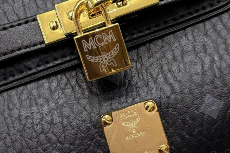 Túi Mini Heritage Satchel In Visetos Đen 18CM