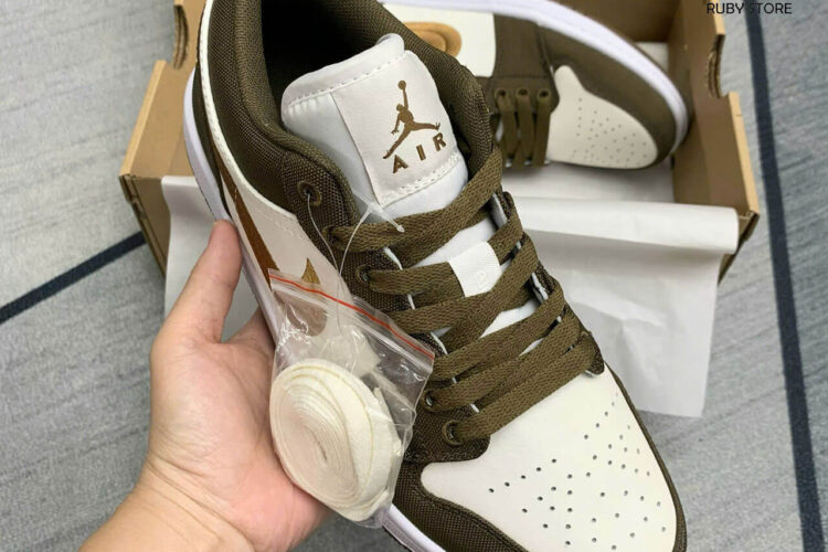 Hình ảnh phiên bản Jordan Low Light Olive Rep 1 1 tại Ruby Store