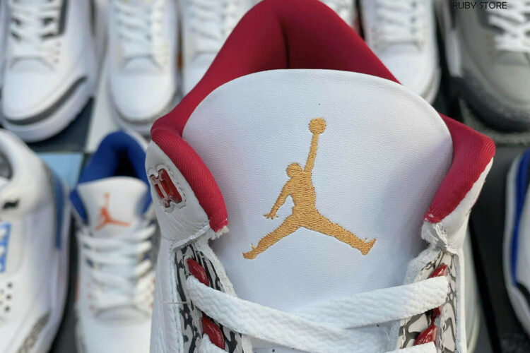 Hình ảnh thực tế mẫu Jordan 3 Retro Cardinal Red Rep 1 1 tại Ruby Store